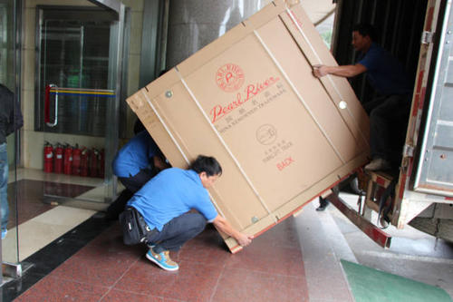 新乐钢琴贵重工艺品无忧运